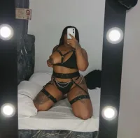 Jessica estrecha mamadora trozudita