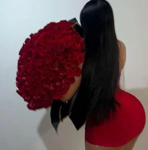 ESTE BOMBÓN MORENO SE DERRITE PRONTO, ANDREA