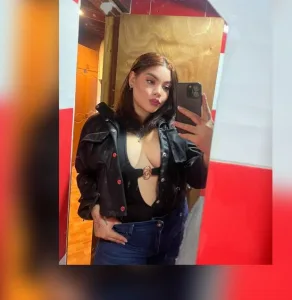 SENSUAL CARNOSA, DEVOTA DEL SEXO SUCIO Y LA ENTREGA ANAL